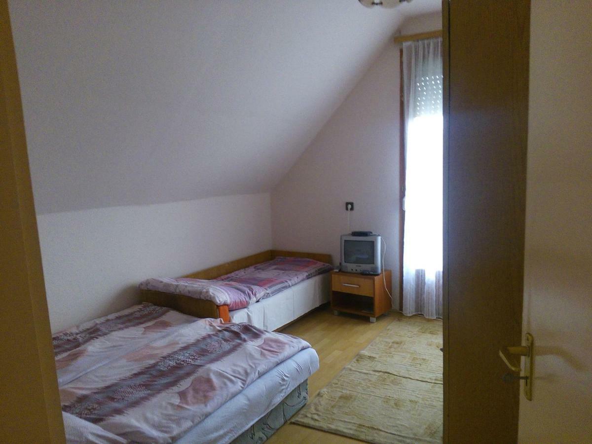Tuenderkert Apartmanok Hajdúszoboszló Eksteriør bilde